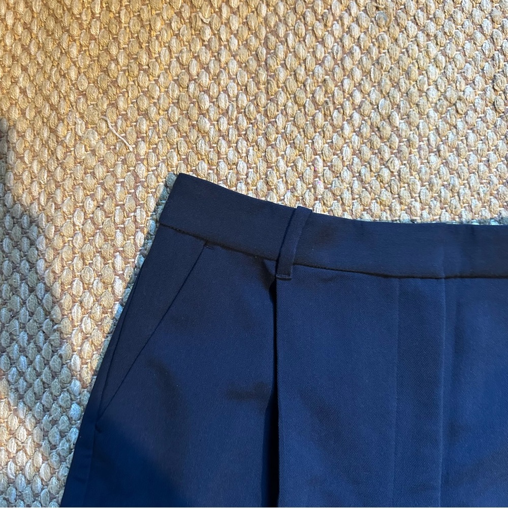 Abercrombie & Fitch High Waisted Pleated Navy Shorts - Picture 2 of 8